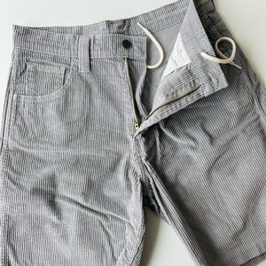 Loose-Fit Levi’s Jeans Corduroy Shorts